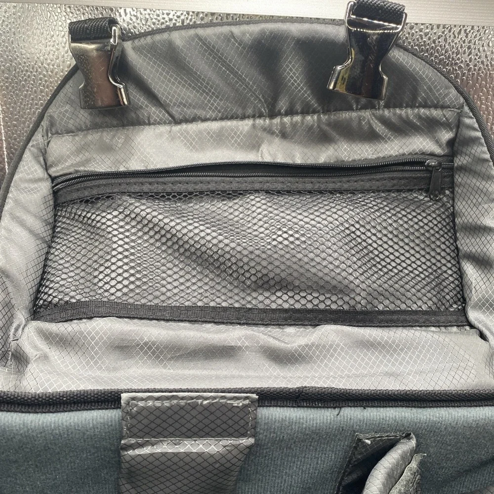 Nikon Black Nylon Padded Adjustable Shoulder Camera Bag with Dividers